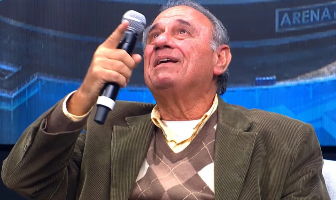 Denis Abrahão relembra título e chora em nova entrevista ao falar do amor pelo Grêmio Denis Abrahão emocionado pelo Grêmio