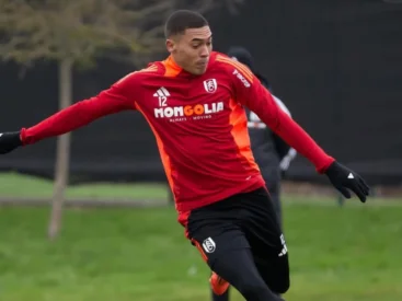 Carlos Vinícius chega ao Grêmio