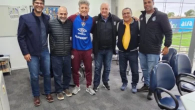 Em Porto Alegre, Renato tem encontro com Felipão no CT: "Falamos sobre o Grêmio" Renato Portaluppi no CT do Grêmio