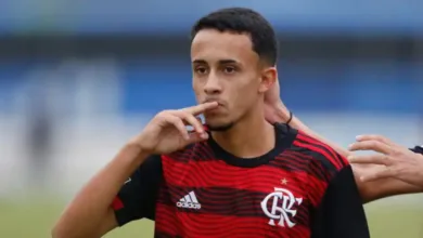 Com aval de Mano, Grêmio tem jovem meia-atacante do Flamengo no seu radar Grêmio quer atleta do Flamengo