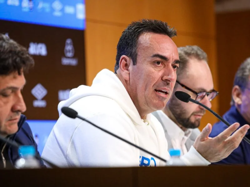 Com a torcida do Grêmio de olho, Marcelo Marques explica viagem para a Europa Marcelo Marques comprou a Arena do Grêmio