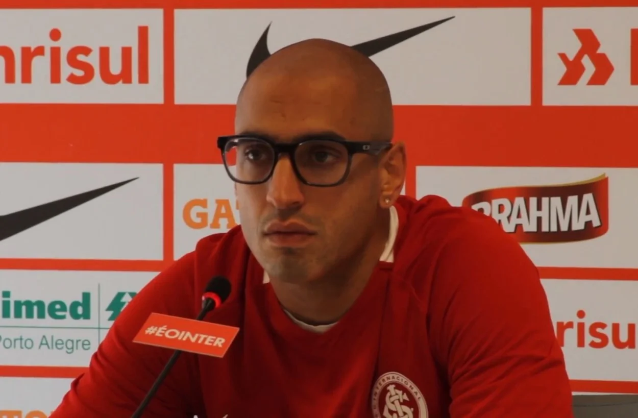 Lembra dele? Ex-Inter, argentino volta ao Brasil aos 37 anos para disputar a Série D Ariel Nahuelpán, ex-Inter é reforço do Santa Cruz PE