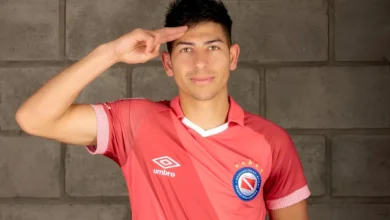Alan Rodríguez, atuando com a camisa do Argentinos Juniors, em negociação com o Inter