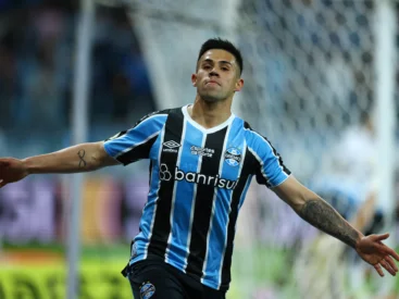 Aravena pelo Grêmio