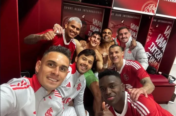 A foto publicada por Rafael Borré logo depois da vitória do Inter no Beira-Rio Atacante Rafael Borré, que foi titular na vitória do Inter de 1x0 para cima do Vitória, fez uma postagem especial depois da partida.