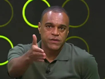 Denilson coloca Grêmio como o pior futebol do Brasil hoje: "Não vejo padrão" Denilson fala do Grêmio