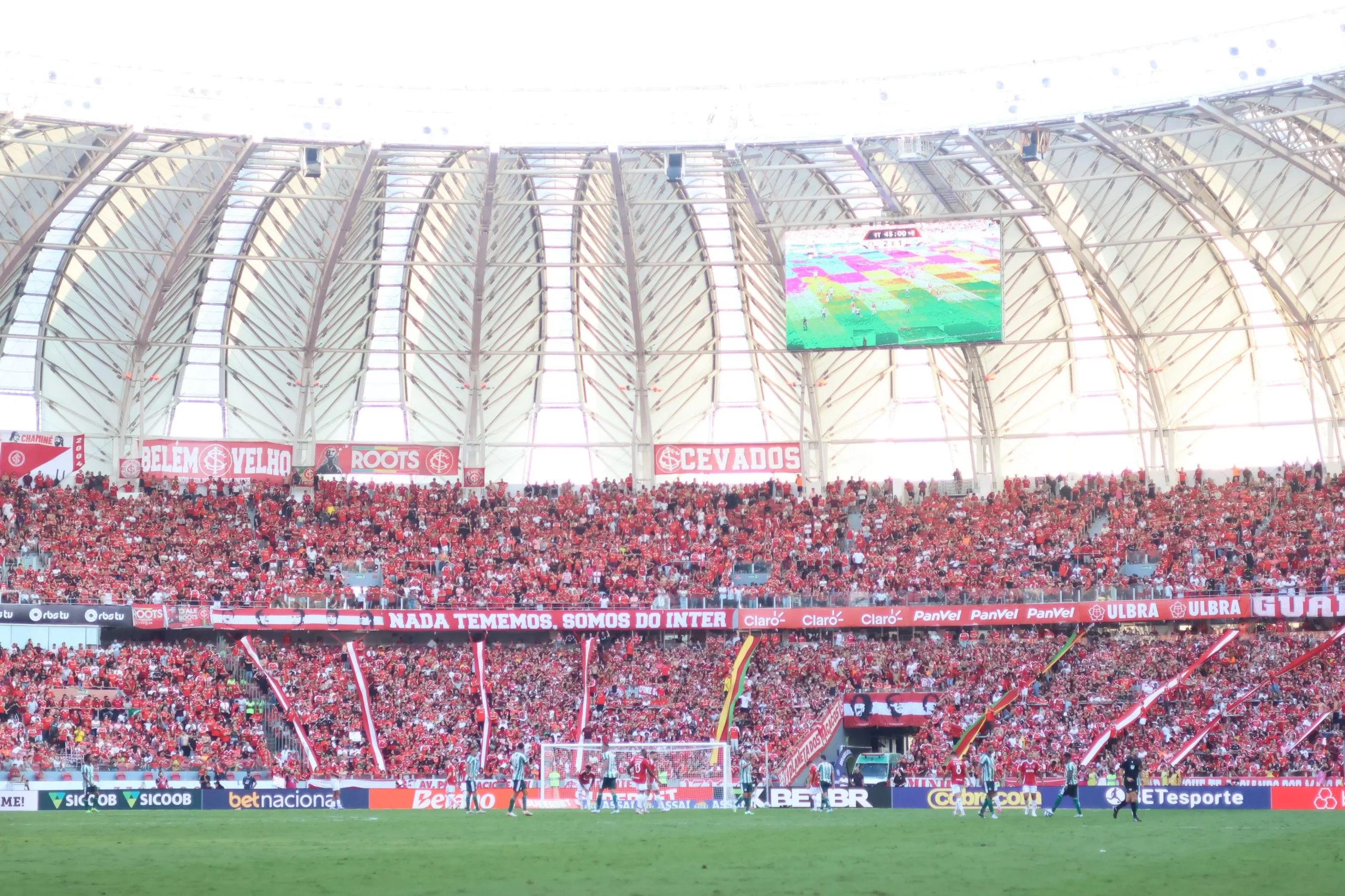 Direção do Inter abre números, revela valor da dívida e informa quatro saídas de jogadores Inter em evento no Beira-Rio