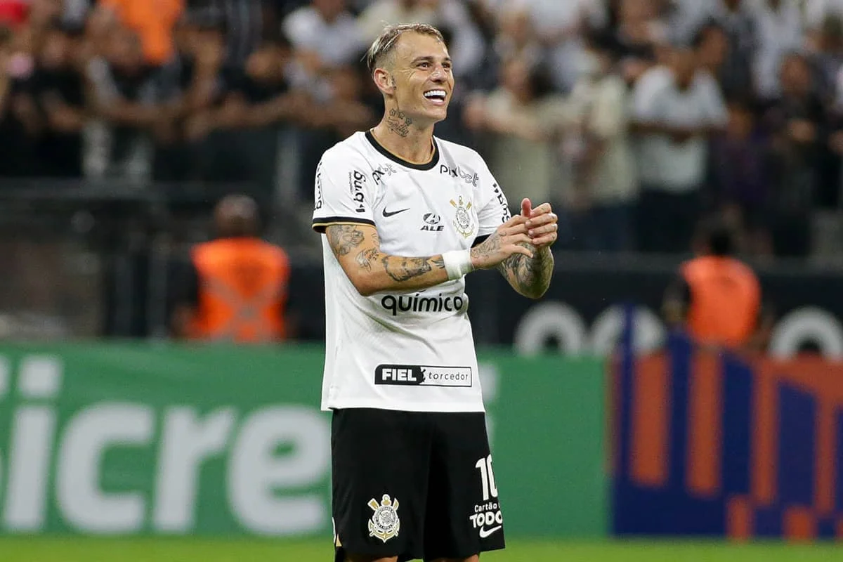 Valores e primeiras reuniões: o que há de concreto entre Grêmio e Róger Guedes Guedes