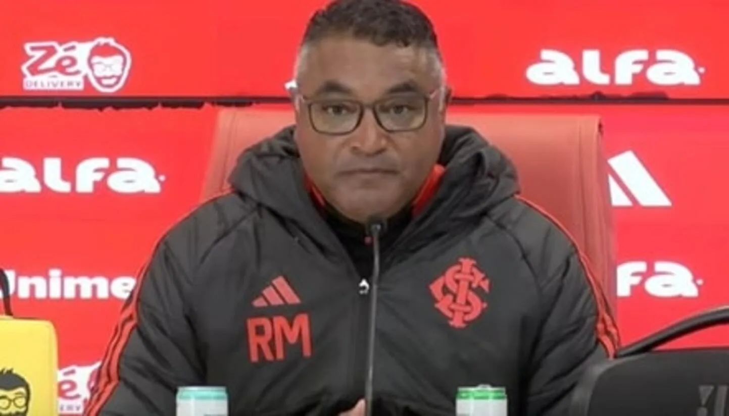Roger Machado explica problema de Ramon no Inter e projeta volta de Bernabei Roger Machado explica laterais do Inter