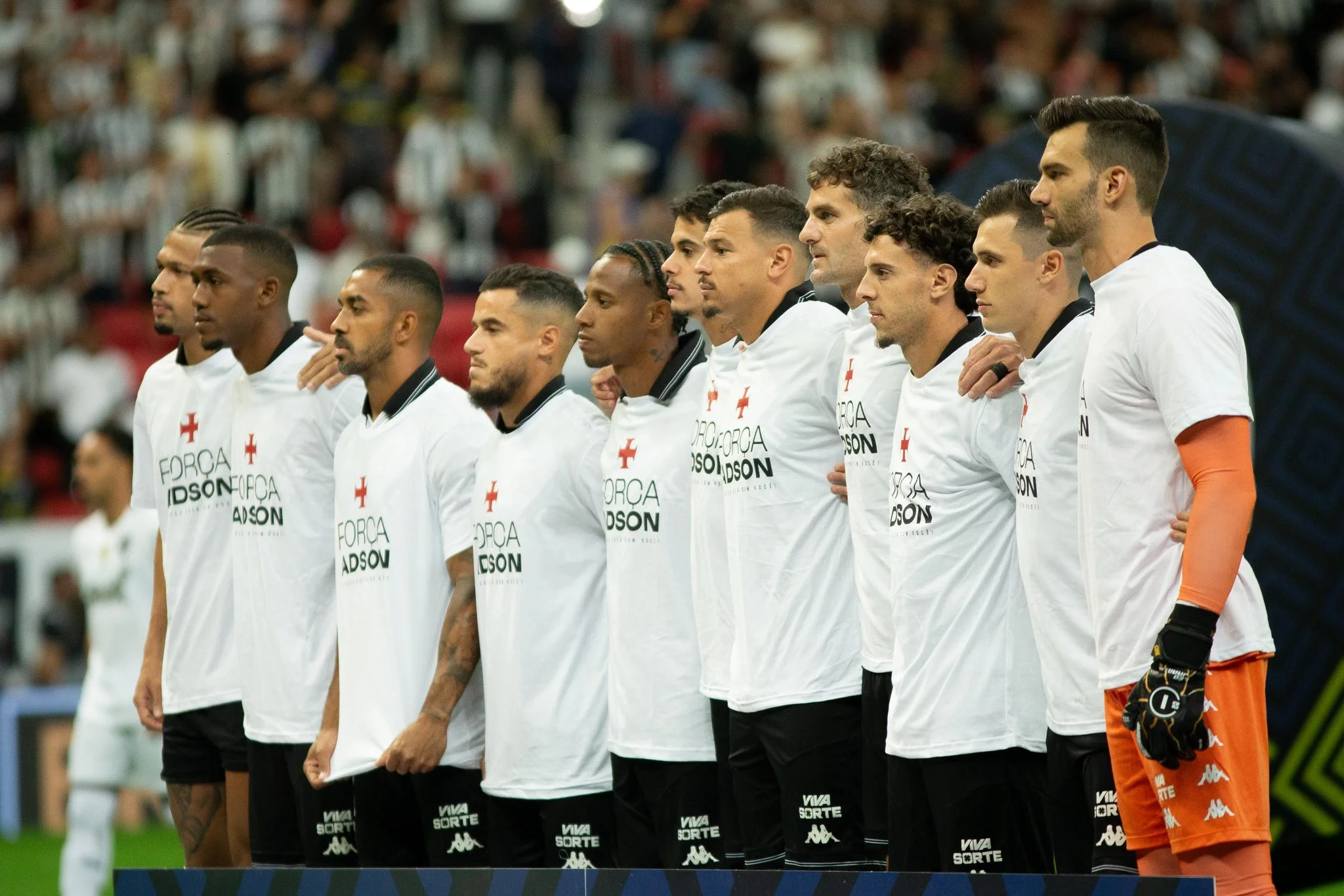Vasco leva 4x0 no playoff da Sul-Americana antes de pegar o Grêmio pelo Brasileirão Vasco se complica na Sul-Americana