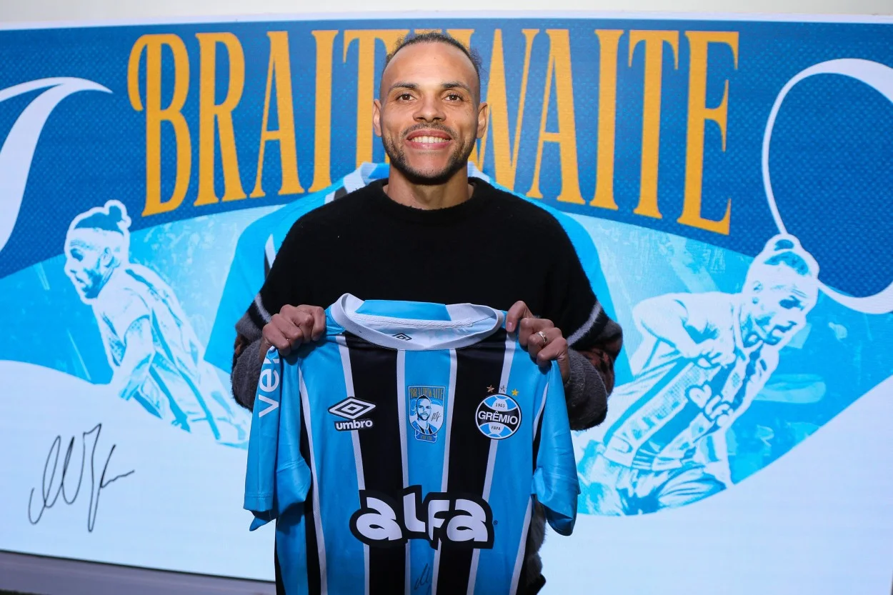 Grêmio libera lateral-esquerdo e anuncia renovação de contrato com Braithwaite Braithwaite pelo Grêmio