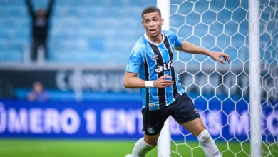 A velocidade que Alysson atingiu na arrancada para o passe do 2° gol do Grêmio Alysson brilha pelo Grêmio