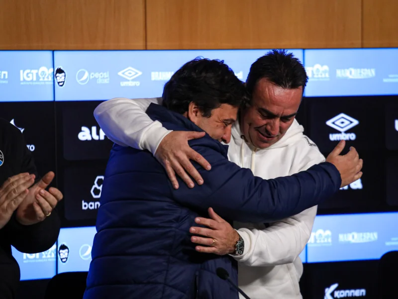 Grêmio já terá ingressos mais baratos no próximo jogo na Arena; Guerra viaja ao Peru Alberto Guerra e Marques juntos