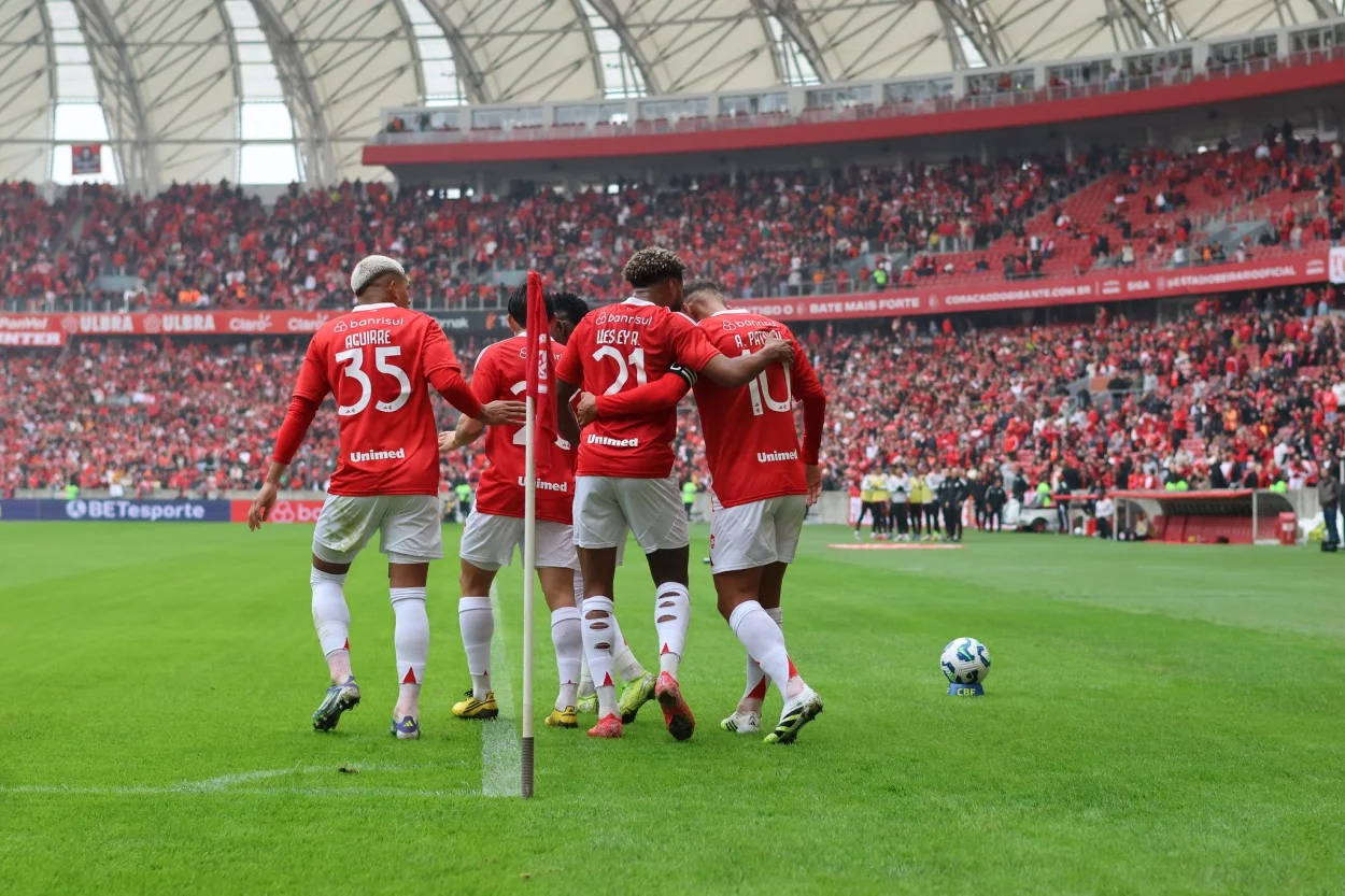 Inter vence em casa