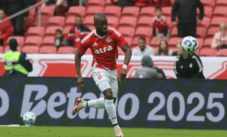Enner Valencia vaiado no Inter