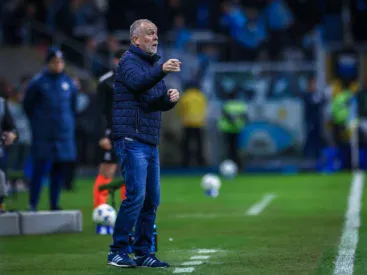 Com retornos, veja provável Grêmio, onde assistir e horário contra o Fortaleza Mano Menezes pelo Grêmio