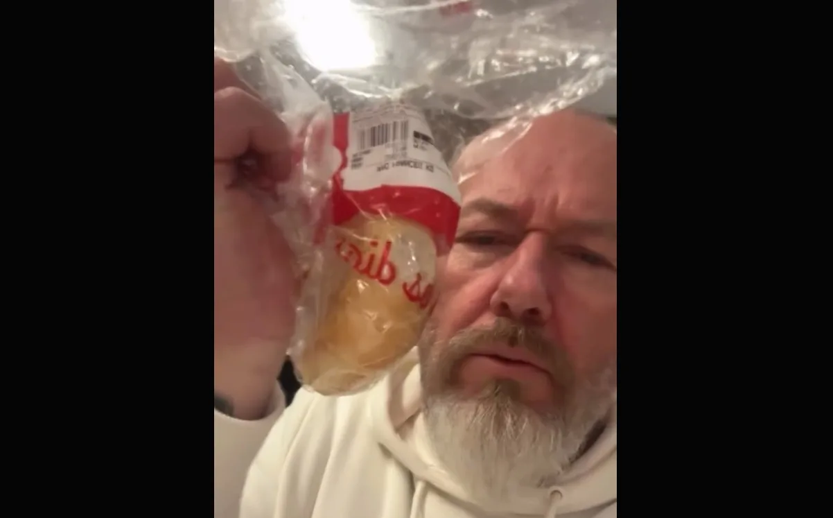 Fabiano Baldasso brinca com os gremistas