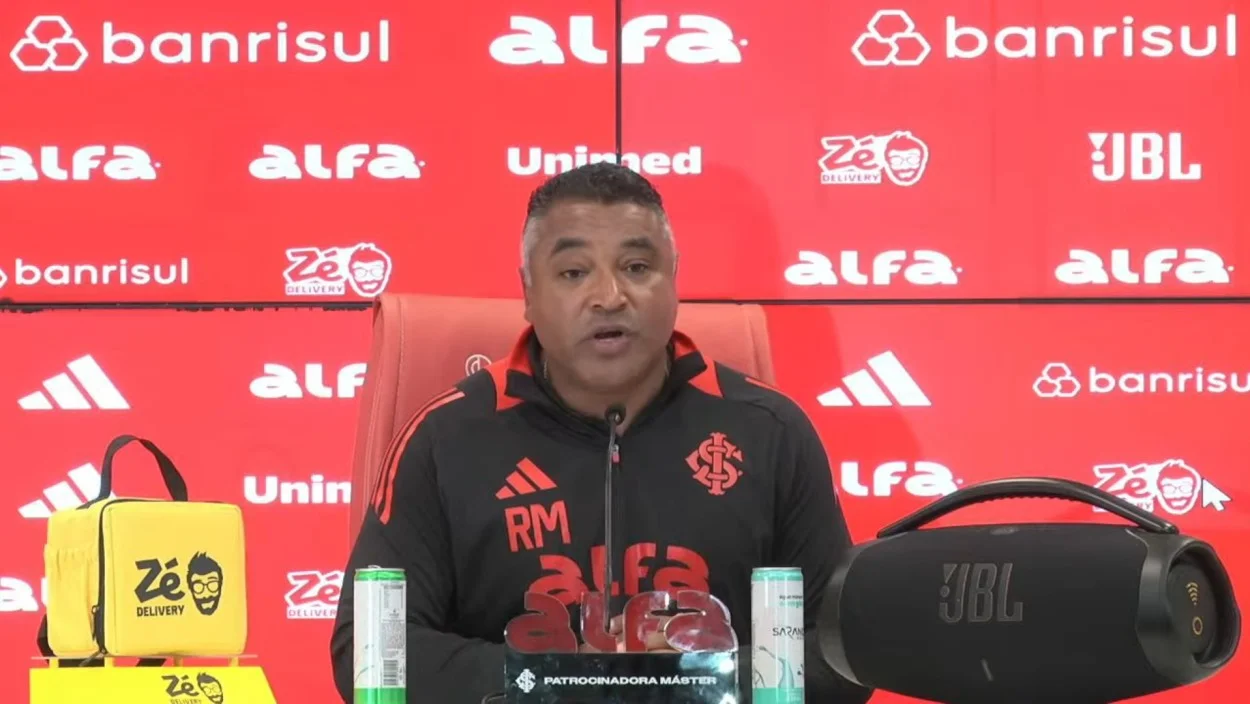 Roger Machado concede entrevista na Zona Mista, após derrota do Inter para o Fluminense por 2x1 no Beira-Rio.