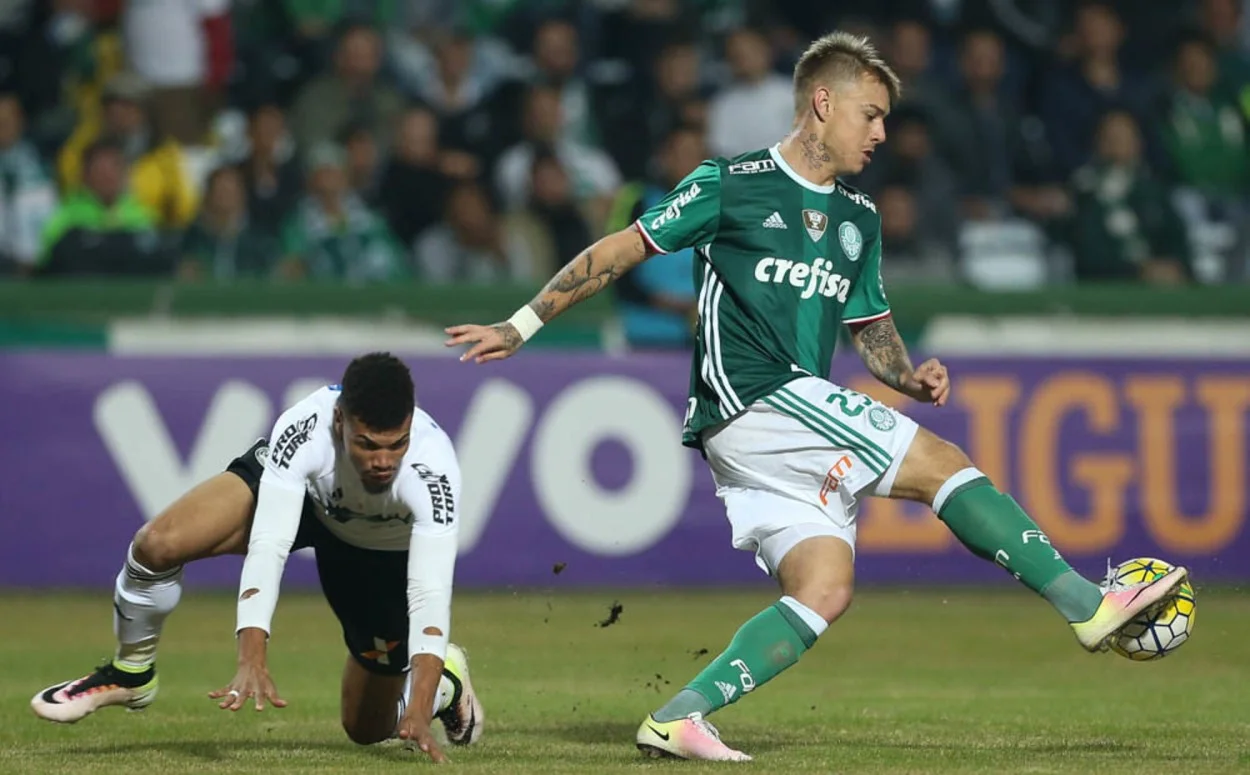 Entenda por que a "novela Róger Guedes" está durando mais do que o Grêmio gostaria Róger Guedes pelo Palmeiras