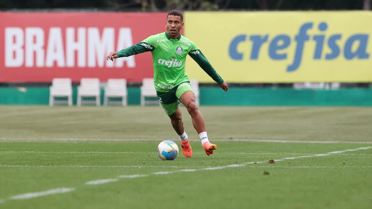 Campeão mundial cita o Grêmio em post de despedida de Marcos Rocha: "Sucesso" Marcos Rocha vem para o Grêmio