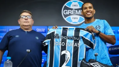 Grêmio se manifesta sobre lesão de João Lucas e encaminha "novo" lateral titular João Lucas lesionado