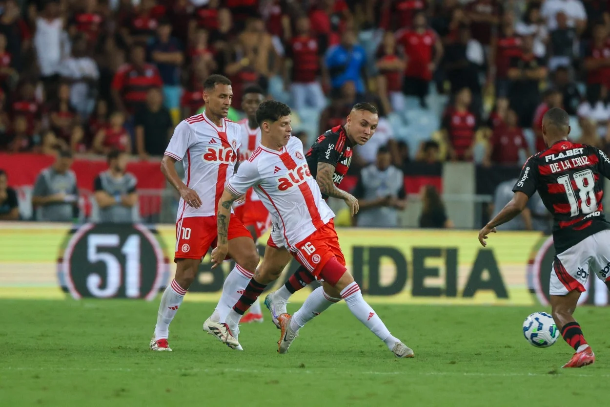 Mudanças? Inter pode entrar com estratégia inesperada para frear Flamengo no Maracanã Inter x Flamengo