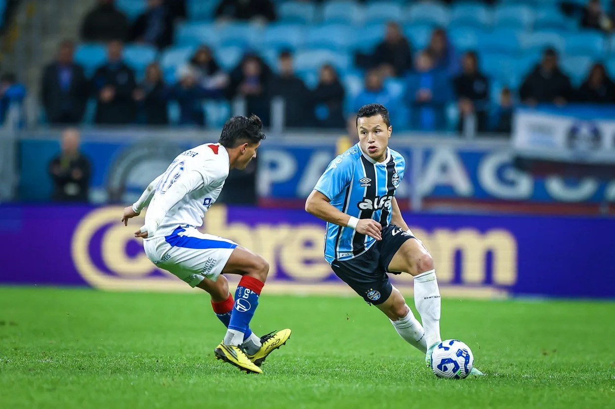 Amigo vindo? Publicação de lateral do Grêmio agita torcida nas redes sociais Marlon pelo Grêmio