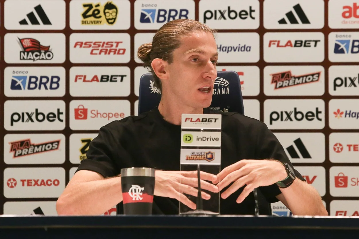 "Muito igualado": o que disse Filipe Luís antes de enfrentar o Inter três vezes Filipe Luís mira Flamengo x Inter
