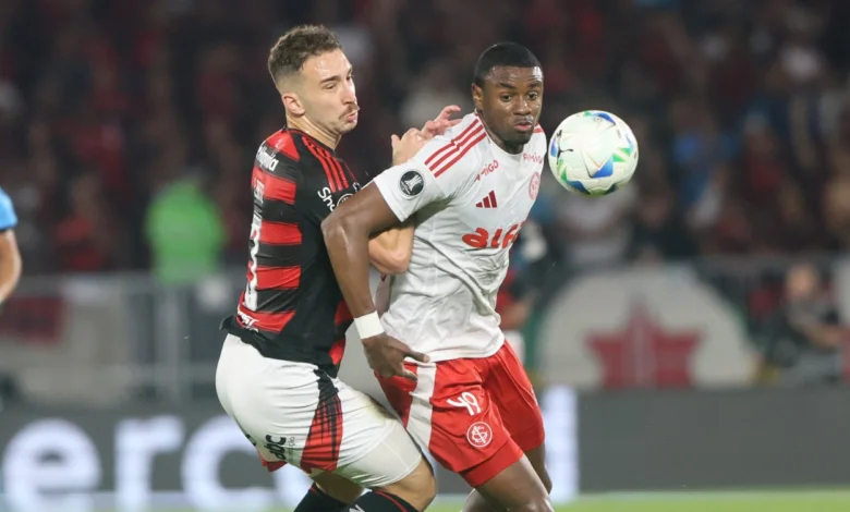 Ricardo Mathias, jogador do Inter contra o Flamengo