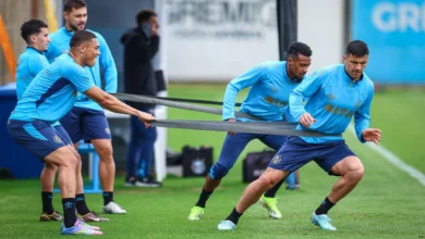 Vídeo mostra clima tenso antes de viagem do Grêmio; segurança do clube é agredido Grêmio