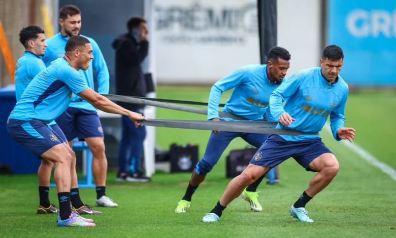 Vídeo mostra clima tenso antes de viagem do Grêmio; segurança do clube é agredido Grêmio