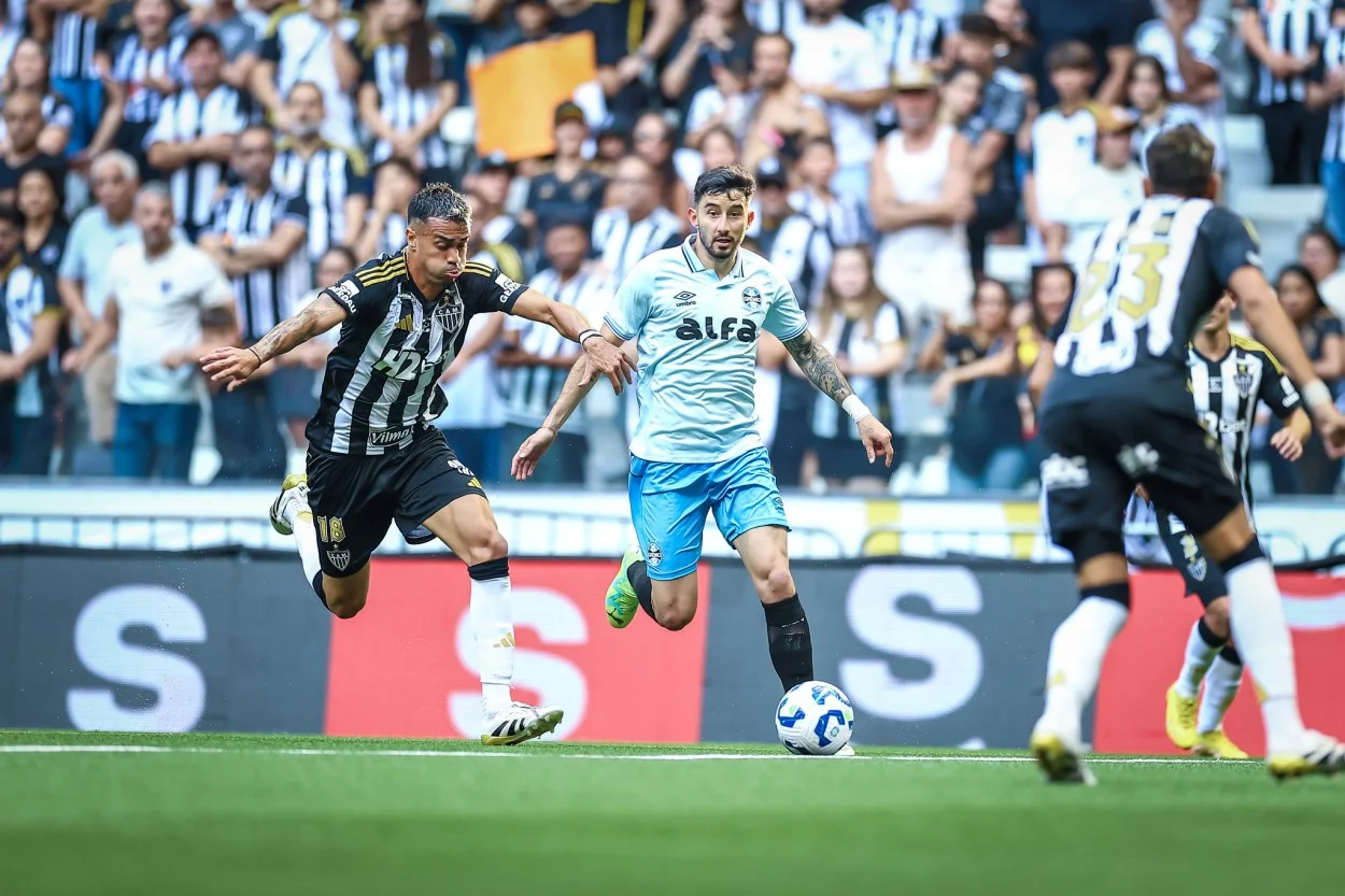 Villasanti se lesionou no Grêmio