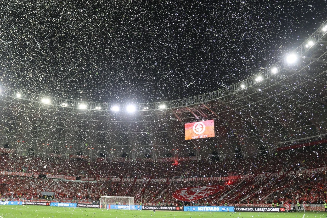 Incidente no Beira-Rio gera repercussão internacional e coloca Inter sob análise da Conmebol Inter, papel picado