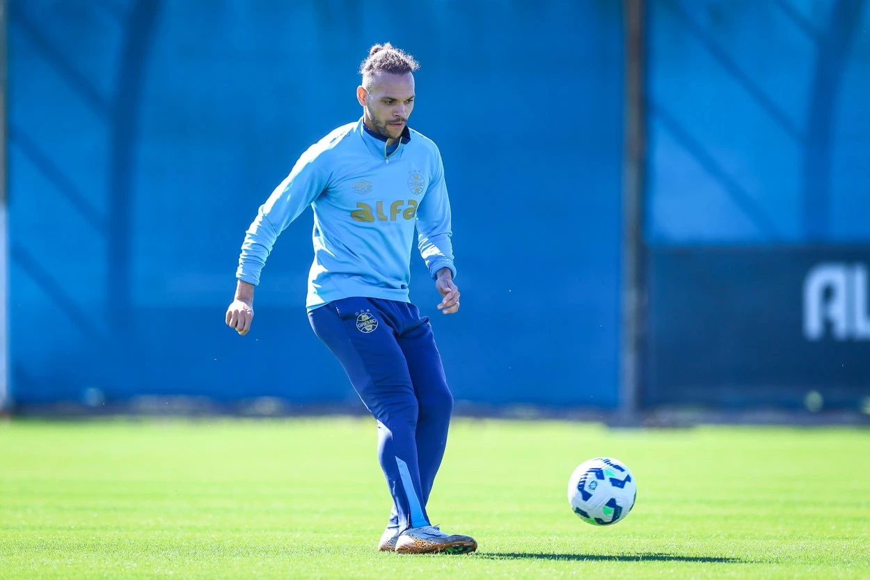 Braithwaite retorna ao time e se manifesta antes de Grêmio x Ceará: "Muita confiança" Braithwaite volta ao Grêmio