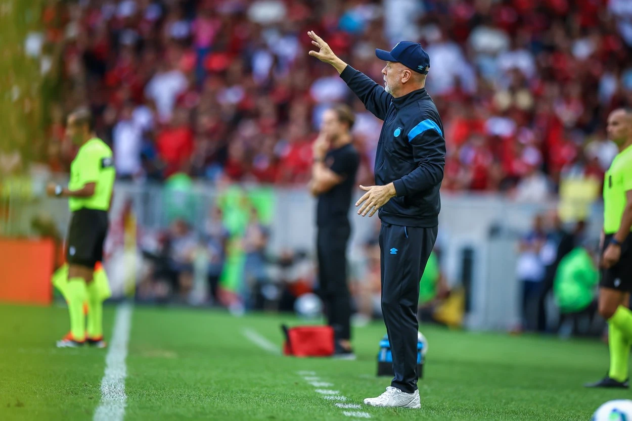 O jogador que Mano Menezes não quis ver na cobrança antes de Volpi assumir o pênalti FOTO: LUCAS UEBEL/GREMIO FBPA