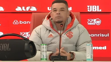 D’Alessandro quebra o silêncio e defende gestão do Inter em meio à chegada de Alan Rodríguez D'Alessandro em de apresentação do Alan Rodríguez, novo jogador do Inter