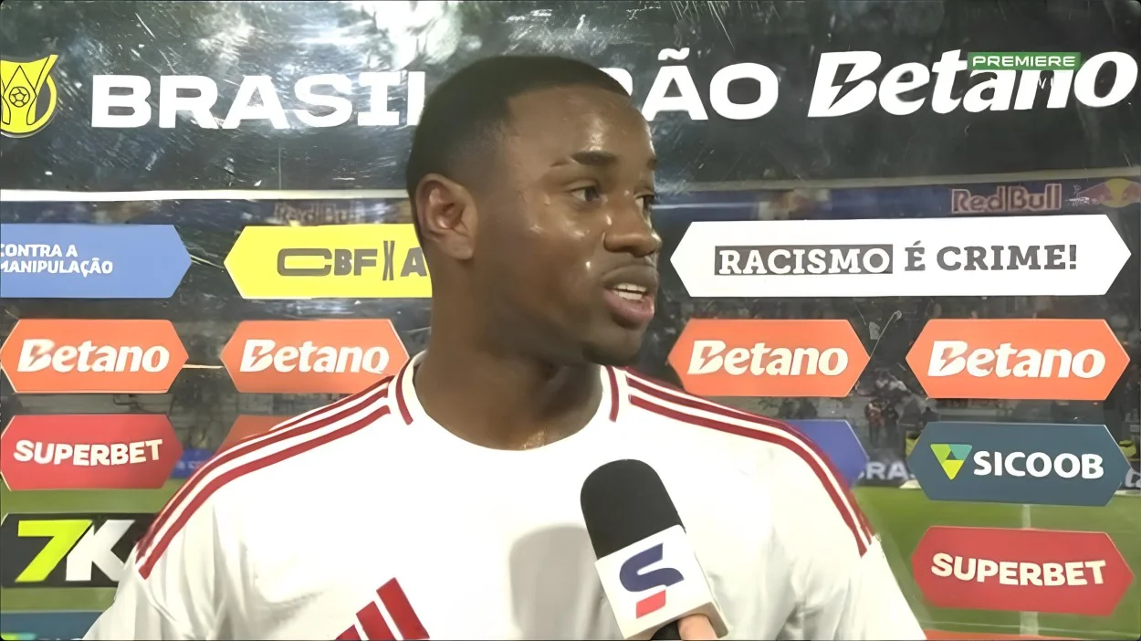 Ricardo Mathias comemora noite mágica e comenta sobre interesse do Manchester United Ricardo Mathias, jogador do Inter, na vitória de 3x1 contra o Bragantino
