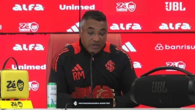 Roger Machado vê protestos no Inter como "amor da torcida" e defende time reserva após derrota Roger Machado, treinador do Inter em coletiva de imprensa após derrota por 3x1 para o Flamengo no Brasileirão