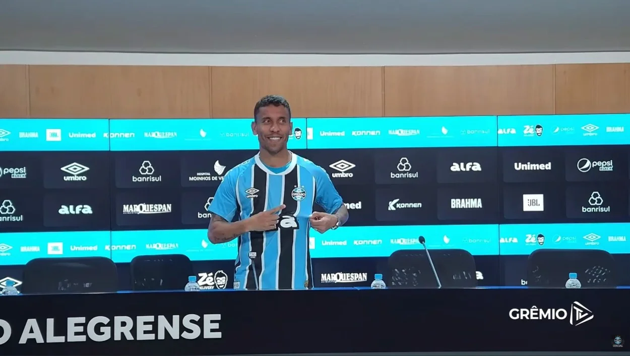 Marcos Rocha explica a saída do Palmeiras e minimiza idade ao chegar no Grêmio Marcos Rocha coletiva de apresentação no Grêmio