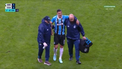 Balbuena leva a pior em carrinho de ex-Inter e deixa o time do Grêmio mais cedo Balbuena se destaca pelo Grêmio