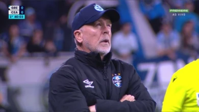 Mano Menezes minimiza vaias para Braithwaite e fala sobre Arthur: "Ótima notícia" Mano Menezes em Grêmio x Ceará