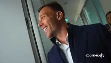 Arthur volta ao Grêmio