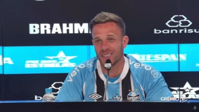Arthur fala sobre reencontro com Kannemann e reforça gratidão ao Grêmio Arthur Melo, reforço do Grêmio