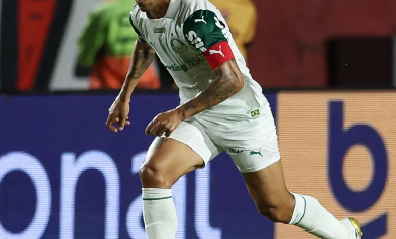 Marcos Rocha se despede do Palmeiras e prepara chegada ao Grêmio: “Feliz e em paz” Marcos Rocha, jogador do Palmeiras contra o Vitória