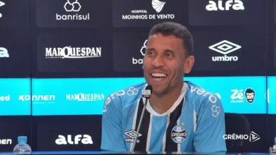 Marcos Rocha fala em “virar a chavinha” e resgatar espírito copeiro no Grêmio Marcos Rocha na coletiva de apresentação no Grêmio