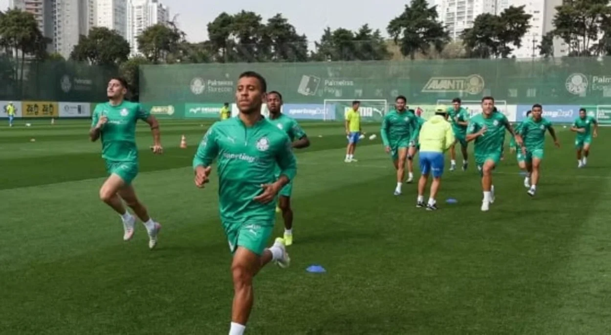 Marcos Rocha chega ao Grêmio