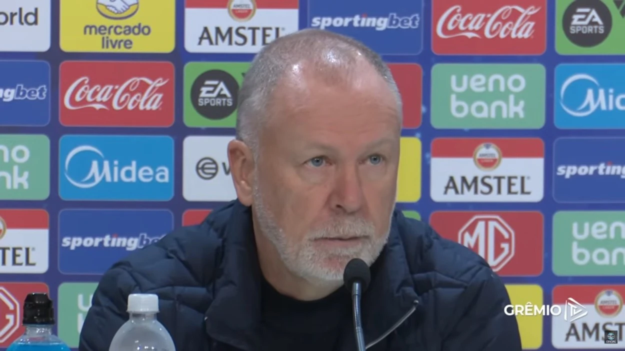 Flamengo 1x1 Grêmio: Mano Menezes revela por que escolheu Tiago Volpi para bater o pênalti Mano Menezes, treinador do Grêmio em coletiva após Flamengo x Grêmio