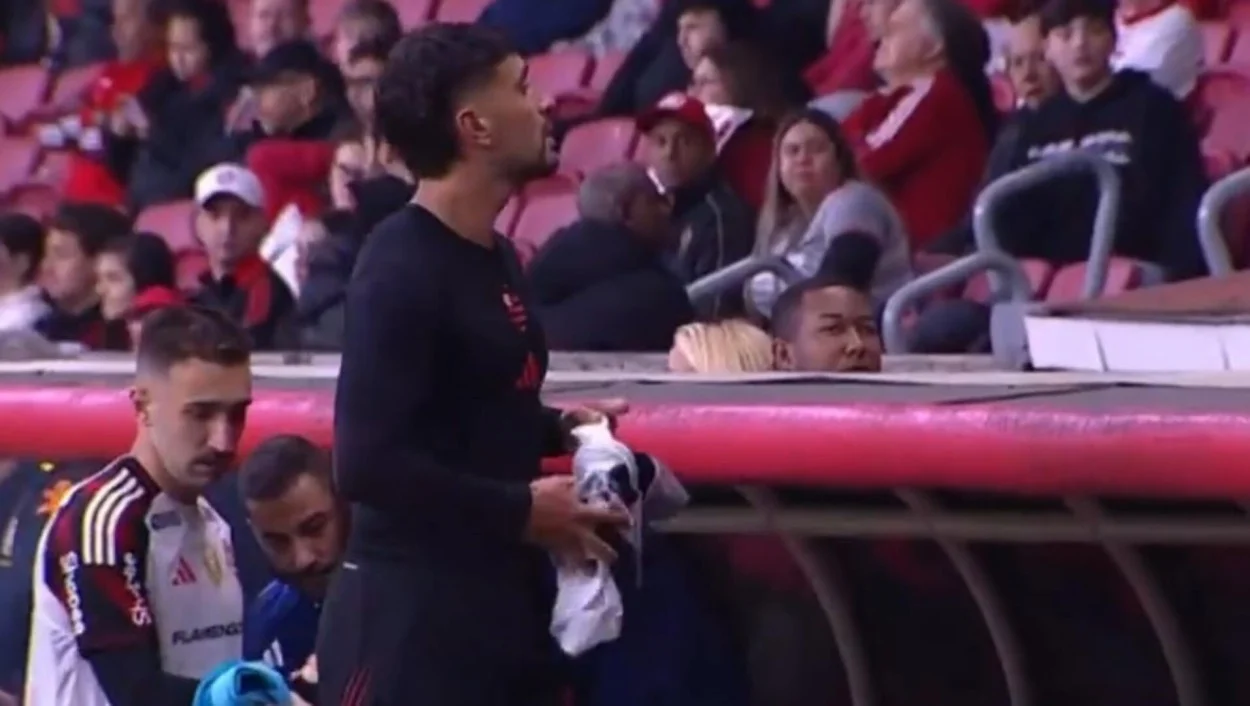 Arrascaeta deu camisa para torcedor do Inter