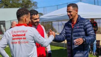 Após entrevista polêmica, clube admite buscar retorno de Fernando ao elenco do Inter Fernando pelo Inter