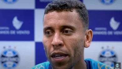 Marcos Rocha pelo Grêmio